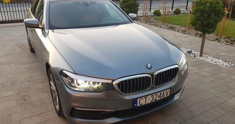 BMW Seria 5 cena 92900 przebieg: 198000, rok produkcji 2018 z Toruń małe 211